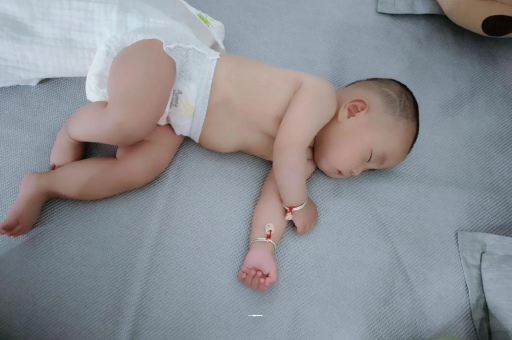 荆门几个月宝宝会抬头